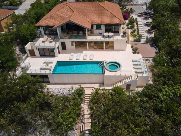 Alta Bella Villa